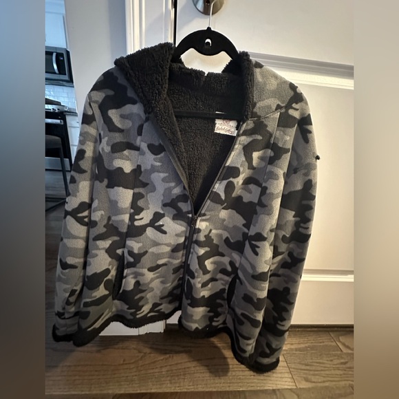 Faded Glory Jackets & Blazers - Faded Glory Black & Gray Camo Fleece Hoodie, Size XL, Warm & fuzzy